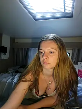 Snapshot of Amesthyst_destiny chatting on 10/26/25, 03:23 Amesthyst destiny online show from 10/26/25, 03:23