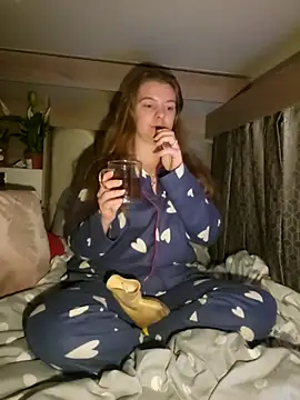 Snapshot of Amesthyst_destiny chatting on 11/30/25, 02:12 Amesthyst destiny online show from 11/30/25, 02:12