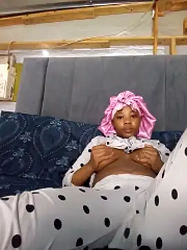 Hotytoty26 online show from 12/18/25, 09:47