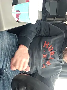 Snapshot of cumplay19850 chatting on 11/18/25, 06:00 cumplay19850 online show from 11/18/25, 06:00