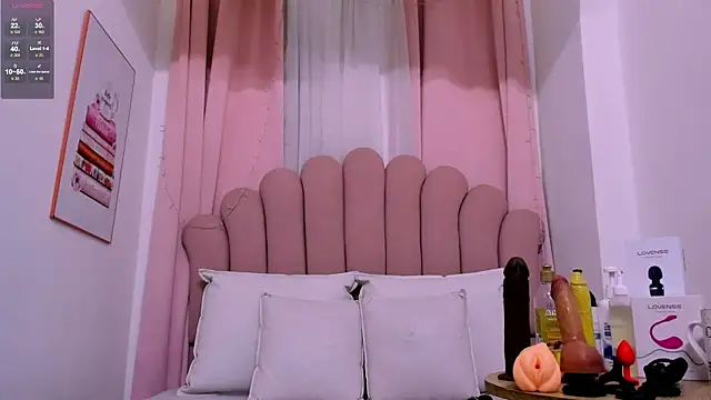 NicoleMadrird online show from 04/04/26, 11:50