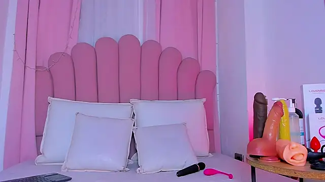 NicoleMadrird online show from 03/04/26, 12:02