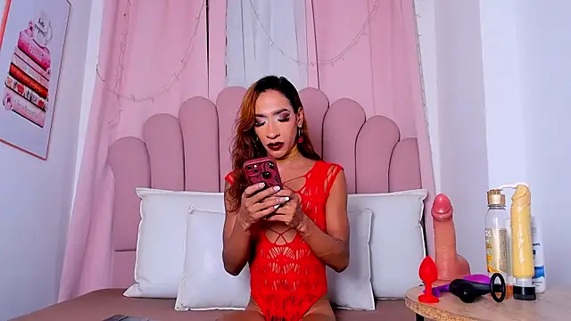 NicoleMadrird online show from 12/03/25, 07:57