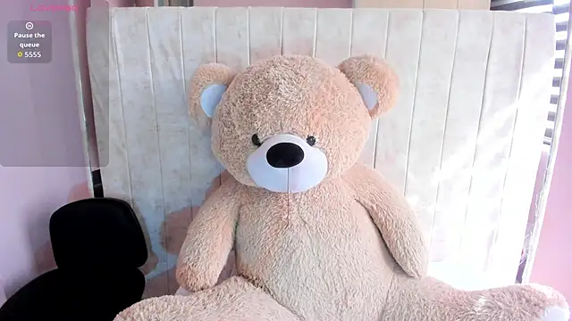 Alice 26  online show from 11/10/25, 01:27