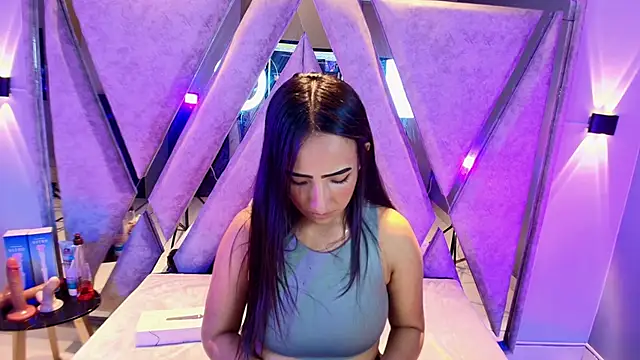 Alice 26  online show from 03/19/26, 01:55