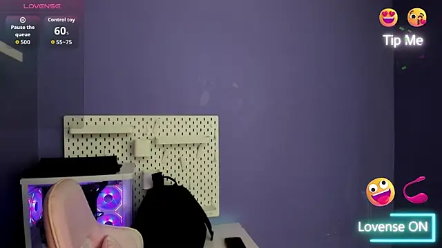 Alice 26  online show from 11/12/25, 03:27