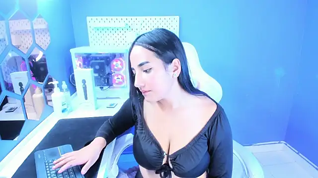 Alice 26  online show from 10/24/25, 09:47