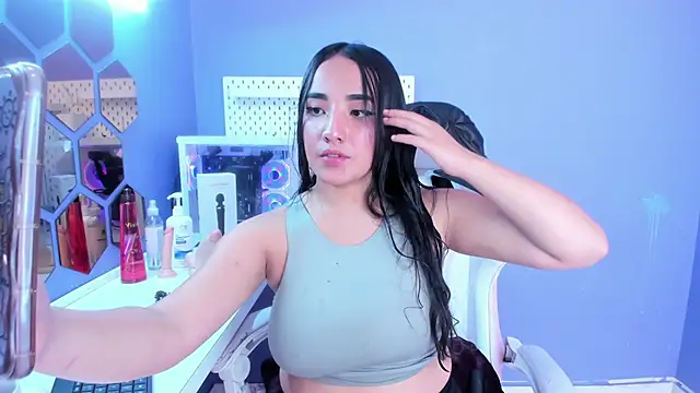 Alice 26  online show from 11/27/25, 01:33