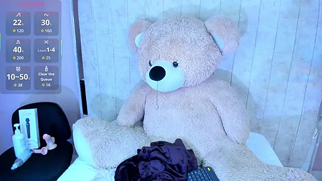 Alice 26  online show from 11/13/25, 04:00