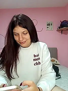 Snapshot of MeCherryy chatting on 09/27/25, 04:46 MeCherryy online show from 09/27/25, 04:46