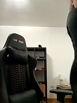 Snapshot of MeCherryy chatting on 11/20/25, 01:01 MeCherryy online show from 11/20/25, 01:01