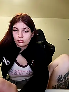 MeCherryy online show from 04/05/26, 07:09