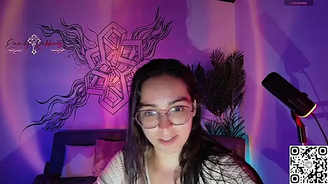 Emmi Roberts online show from 06/17/26, 03:50