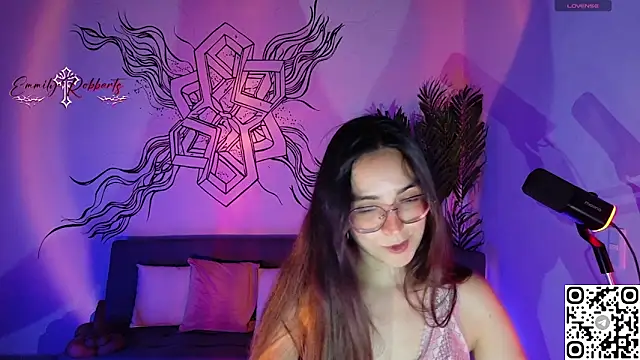 Emmi Roberts online show from 06/11/26, 12:01