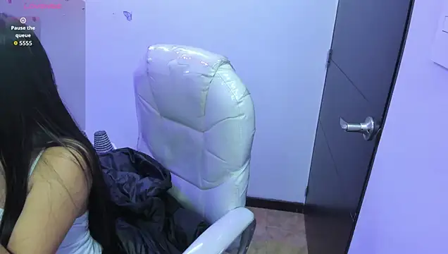 Pretty Johnson  online show from 03/12/26, 11:36