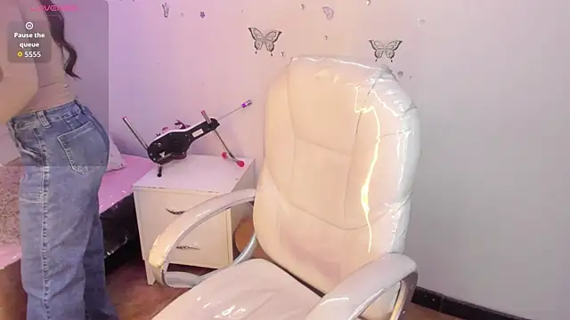 Pretty Johnson  online show from 04/07/26, 11:34