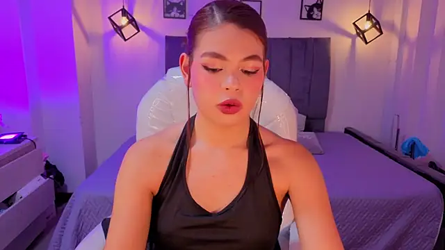 Snapshot of Pretty_Johnson_ chatting on 06/19/26, 04:07 Pretty Johnson online show from 06/19/26, 04:07