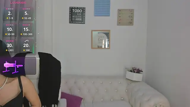 Pretty Johnson  online show from 09/09/25, 12:25