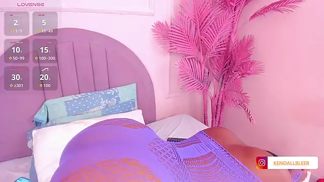 Kendallbleer online show from 11/10/25, 12:32