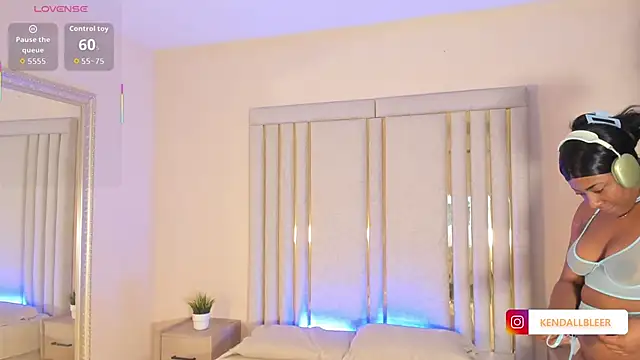 Kendallbleer online show from 11/23/25, 12:26