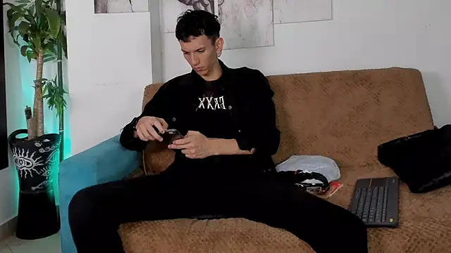 Giotrashy online show from 12/17/25, 12:15