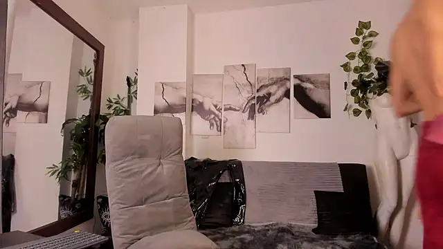 Snapshot of Giotrashy chatting on 09/16/25, 07:59 Giotrashy online show from 09/16/25, 07:59