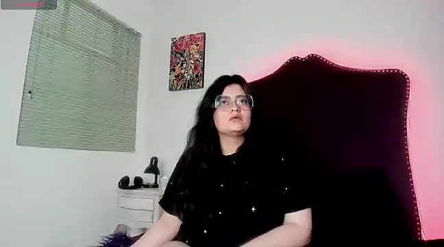 Zoe thoms online show from 03/14/25, 01:02