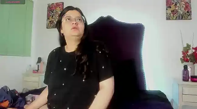 Zoe thoms online show from 03/20/25, 09:37