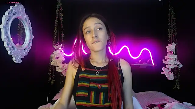 Snapshot of Hairydoll_ chatting on 03/15/25, 08:10 Hairydoll online show from 03/15/25, 08:10