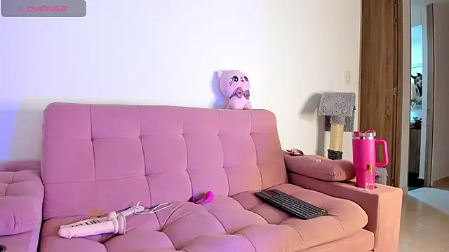 princesssammy2 online show from 12/19/25, 12:36