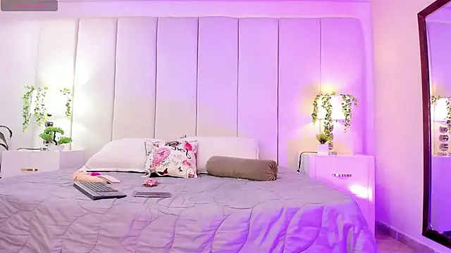 princesssammy2 online show from 10/17/25, 12:14