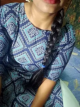 Snapshot of Shalini_telugu09 chatting on 10/23/25, 05:28 Shalini telugu09 online show from 10/23/25, 05:28