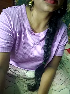 Snapshot of Shalini_telugu09 chatting on 10/24/25, 06:51 Shalini telugu09 online show from 10/24/25, 06:51