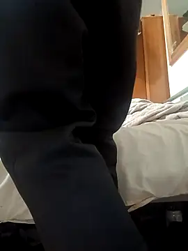 LargeElectrolyte7 online show from 11/22/25, 02:43