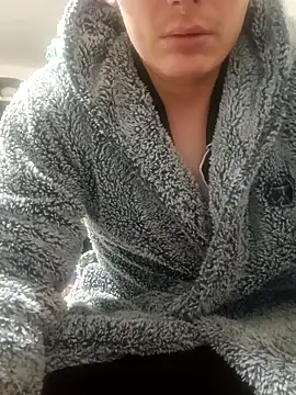 LargeElectrolyte7 online show from 11/26/25, 02:11