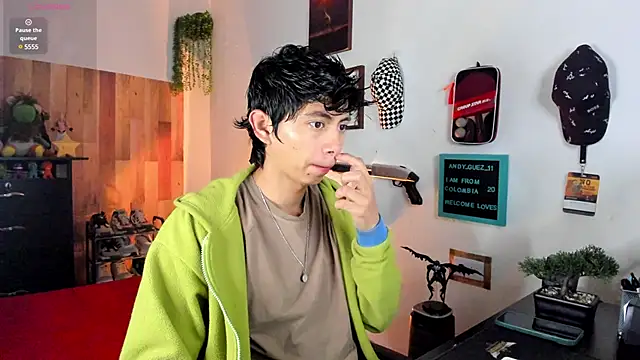Snapshot of Yaiden_11 chatting on 03/19/25, 10:00 Yaiden 11 online show from 03/19/25, 10:00