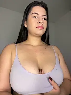 Saanvi21 online show from 11/13/25, 09:24