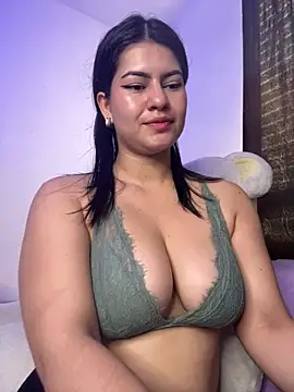 Snapshot of Saanvi21 chatting on 03/22/25, 04:47 Saanvi21 online show from 03/22/25, 04:47