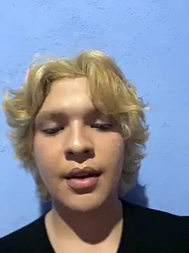 Snapshot of adam_angelssss chatting on 10/03/25, 01:42 adam angelssss online show from 10/03/25, 01:42