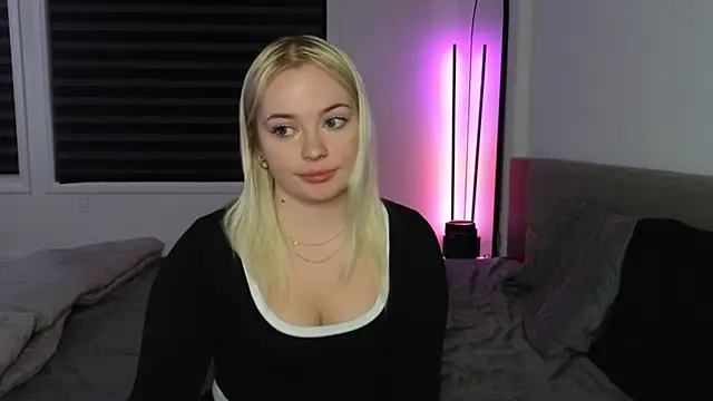 Snapshot of margot_robbie7 chatting on 10/22/25, 11:03 margot robbie7 online show from 10/22/25, 11:03