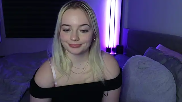 Snapshot of margot_robbie7 chatting on 12/04/25, 12:42 margot robbie7 online show from 12/04/25, 12:42