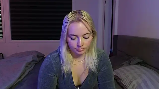 Snapshot of margot_robbie7 chatting on 10/09/25, 10:54 margot robbie7 online show from 10/09/25, 10:54