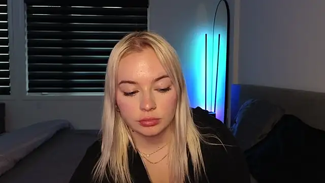 Snapshot of margot_robbie7 chatting on 10/23/25, 10:08 margot robbie7 online show from 10/23/25, 10:08