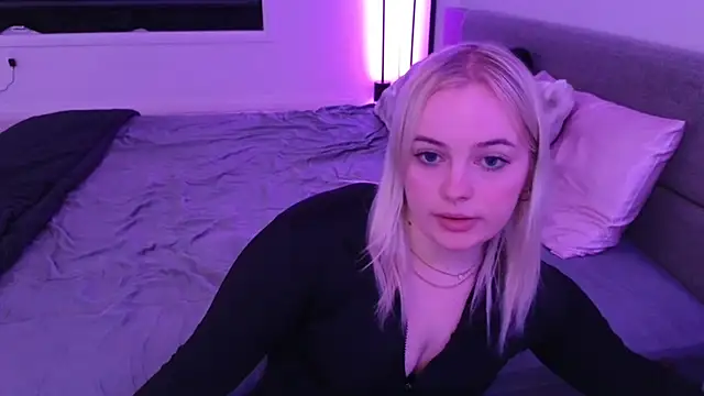 margot robbie7 online show from 02/18/26, 11:56