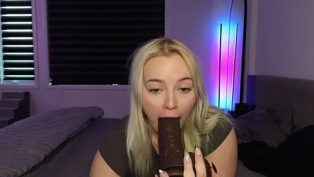 Snapshot of margot_robbie7 chatting on 10/21/25, 09:58 margot robbie7 online show from 10/21/25, 09:58