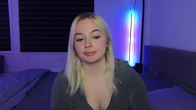 Snapshot of margot_robbie7 chatting on 11/17/25, 11:31 margot robbie7 online show from 11/17/25, 11:31