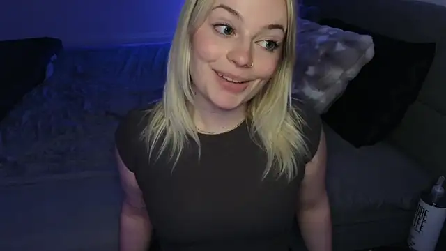 Snapshot of margot_robbie7 chatting on 06/30/26, 01:38 margot robbie7 online show from 06/30/26, 01:38