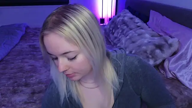 margot robbie7 online show from 03/02/26, 11:44