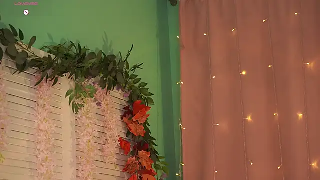 EvaMossi online show from 11/30/25, 05:41