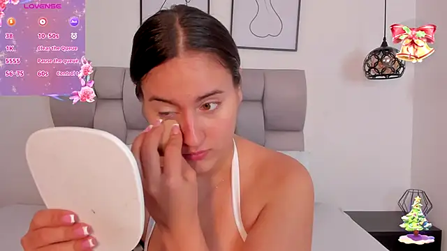 Snapshot of Hanna_Evans__ chatting on 11/26/25, 12:16 Hanna Evans online show from 11/26/25, 12:16